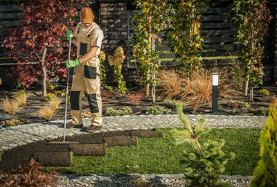 Garten- und Landschaftsbauer für Außenanlagen und Grünflächen